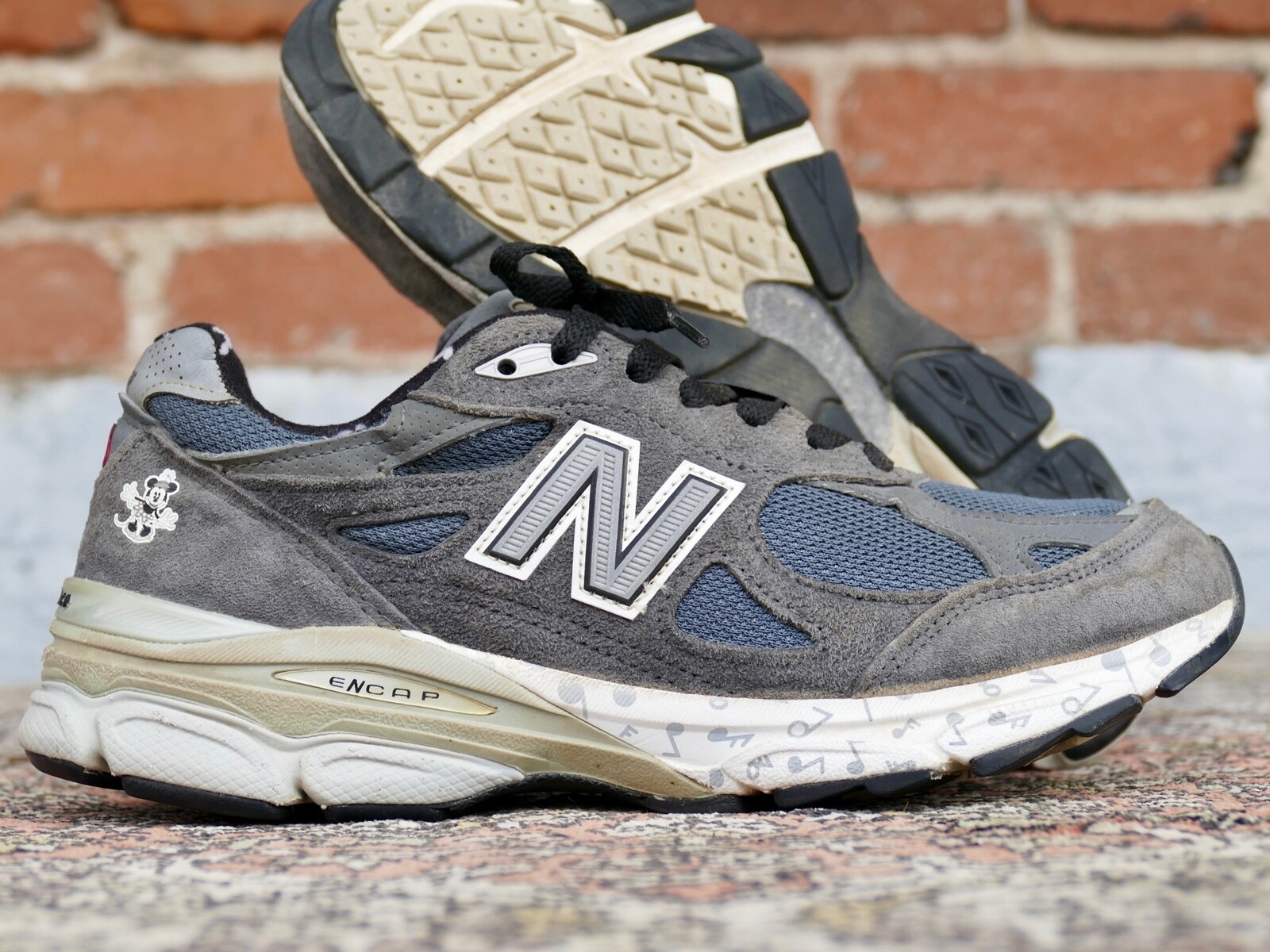 デッド？レア ニューバランス990ディズニー ミッキーマウス スエードスニーカー New Balance 990v3 Disney Mickey Steamboat Men's - M990DIS3 - US