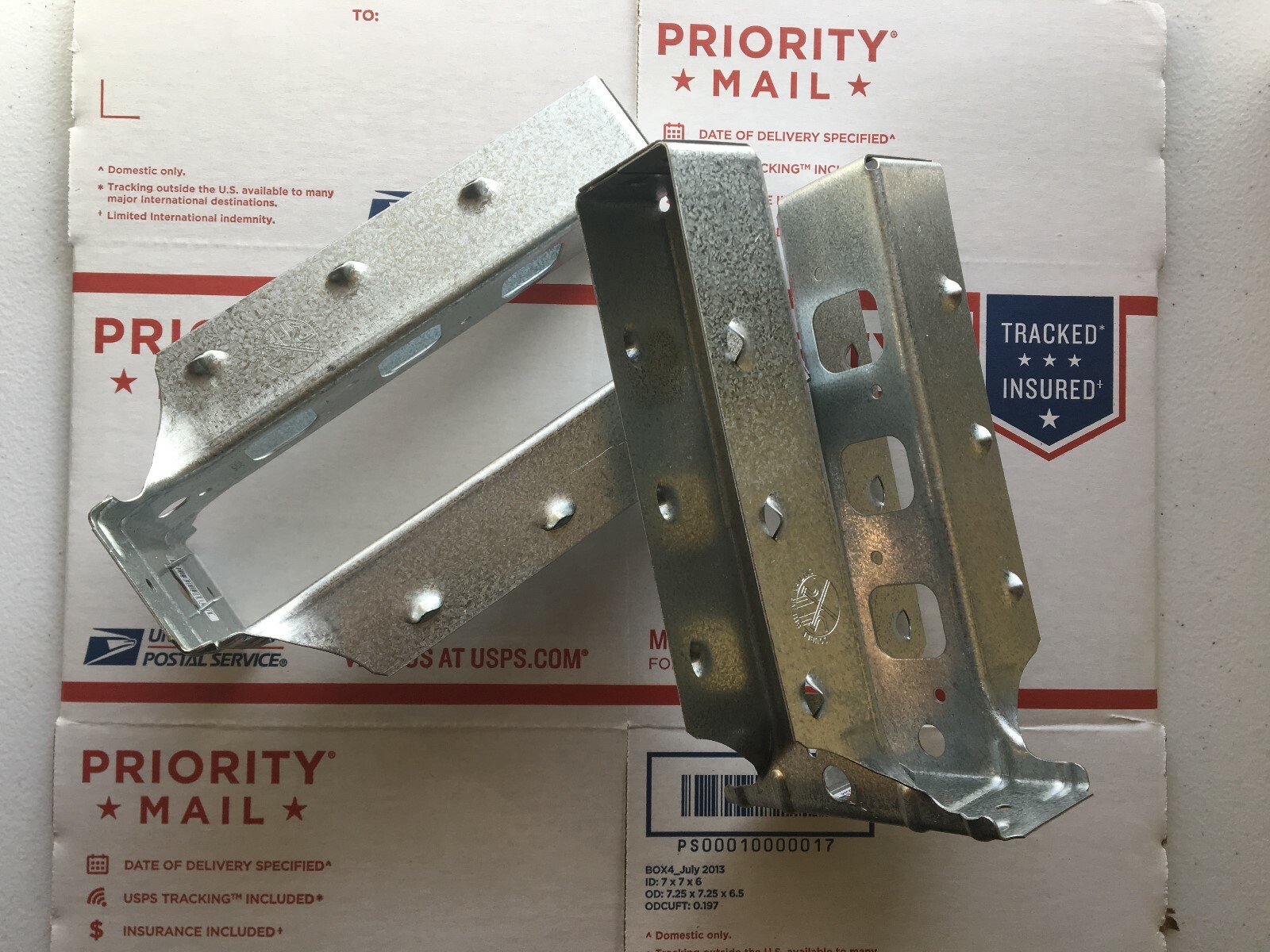 PAIR OF SIMPSON STRONG TIE 2X8 POST FRAME 20GA SADDLE JOIST HANGERS PFD28B 2EACH