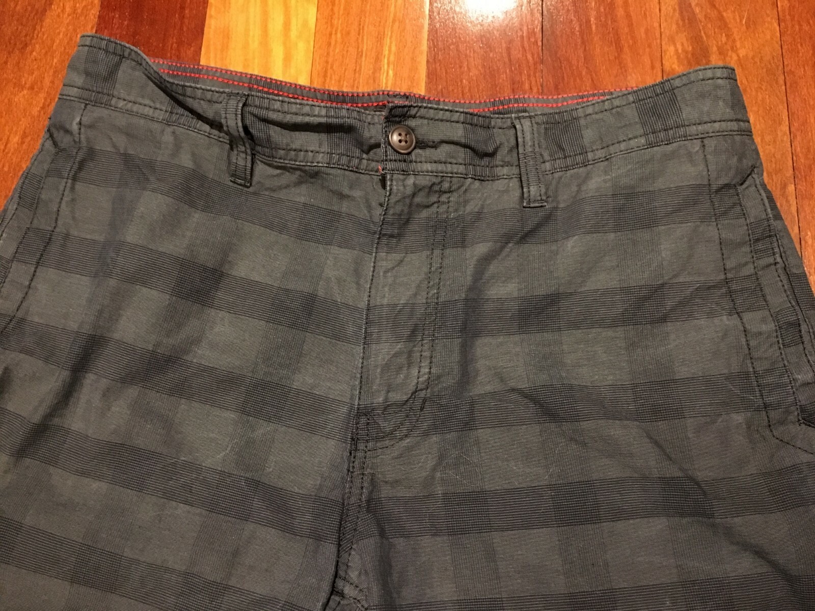 TNF The North Face Sz 34 Mens Shorts Alderson Black Plaid Casual