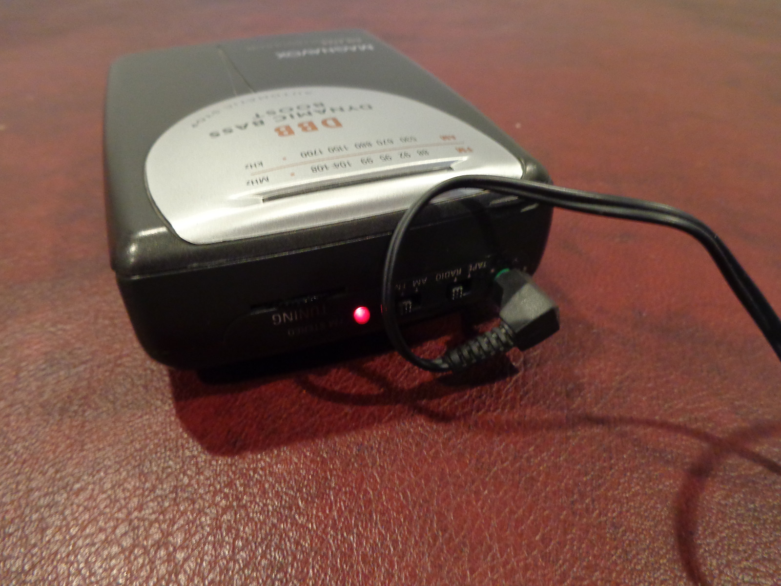 Magnavox AQ6560 Cassette Player AM/FM Stereo Tuner Bass Boost w/ Headphones