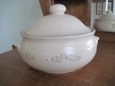 Vintage Pfaltzgraff Remembrance Casserole 2 QT Dish with Lid  #315 USA