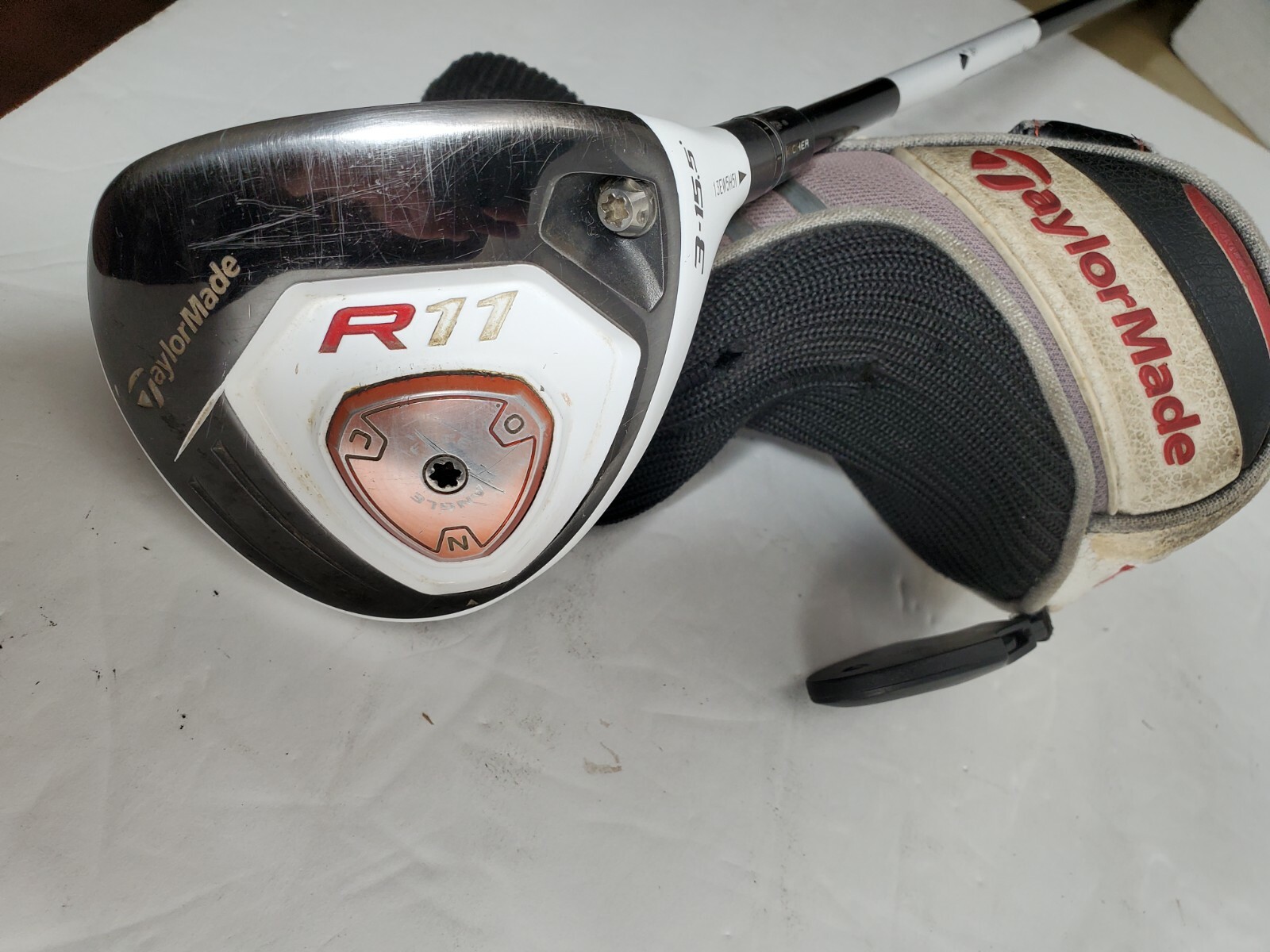 TaylorMade R11 (3 wood 15.5 degree) RH stiff flex blur