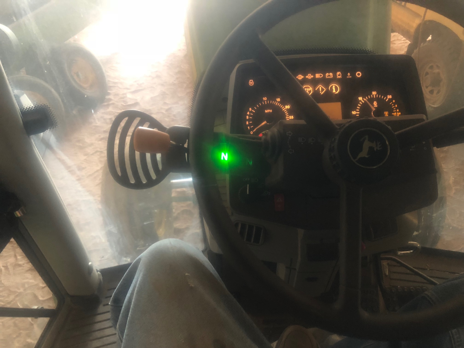 2005 John Deere 6420  Tractor TWO WHEEL DRIVE