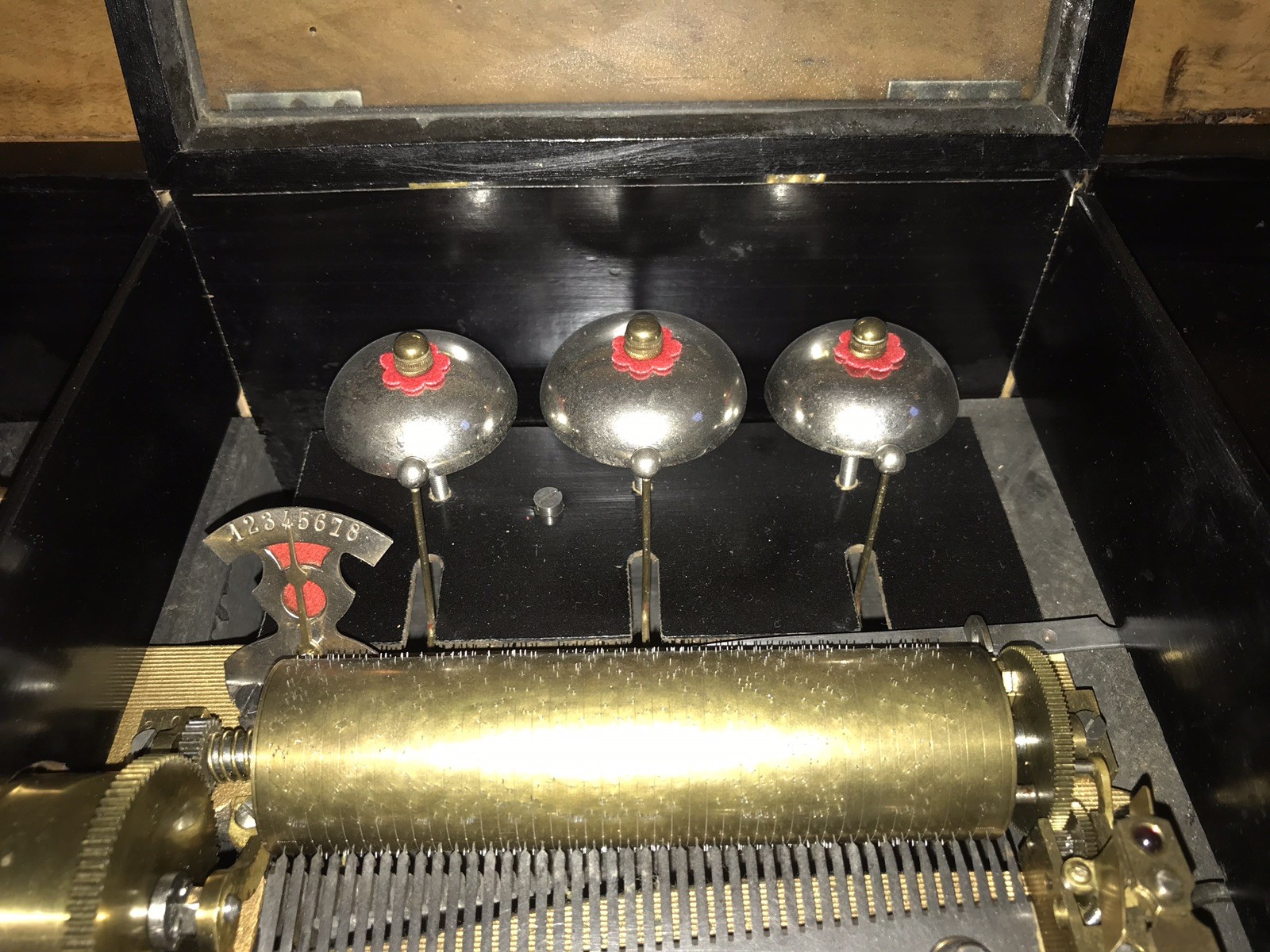 ANTIQUE 8 AIRS WORKING SWISS MUSIC BOX WITH BELLS 19th Century (RECONDITIONED)