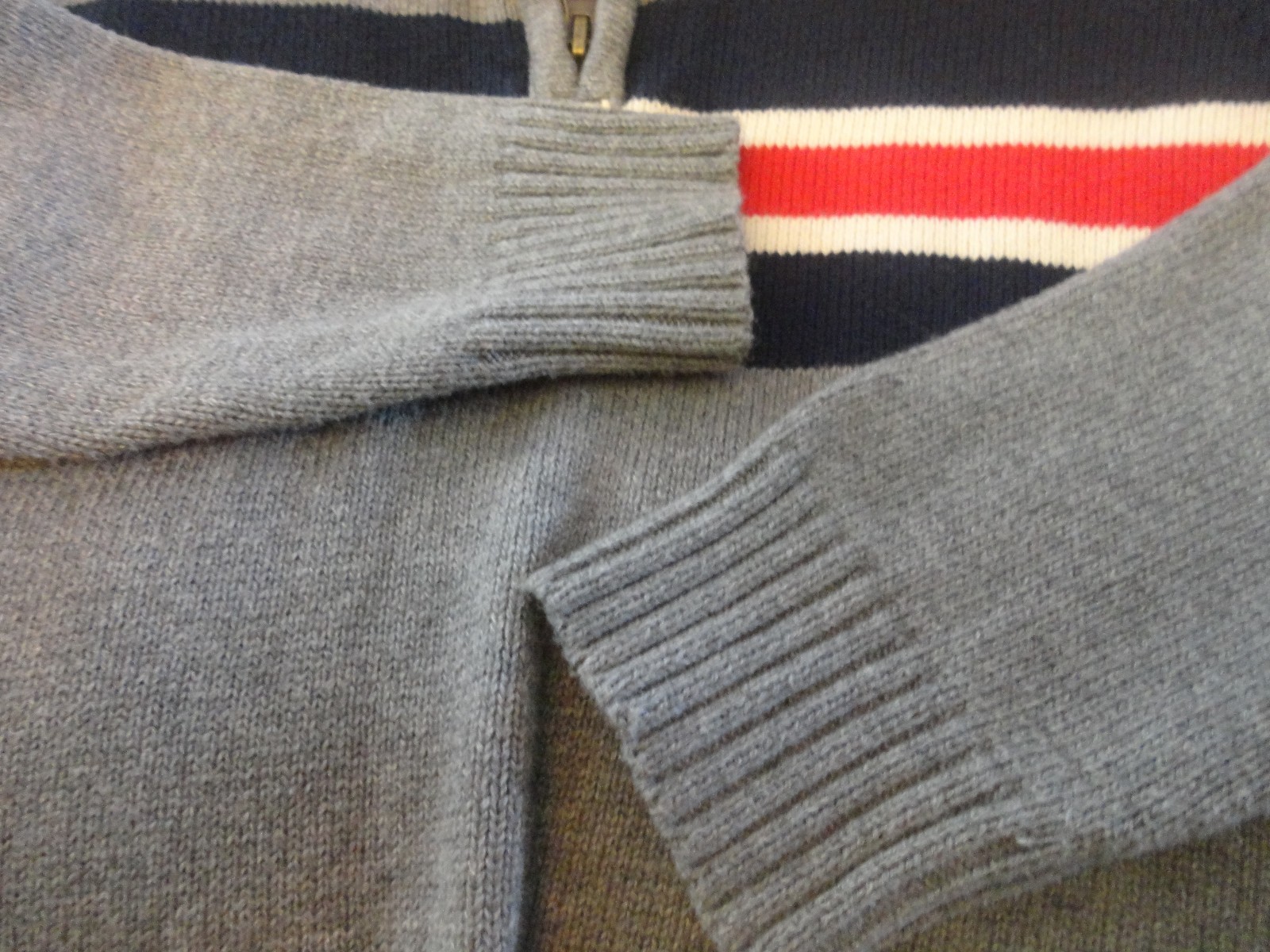 BOYS HEAVY PULLOVER SWEATER GRAY MULTICOLOR STRIPE OSHKOSH BGOSH SIZE 8 ZIP NECK