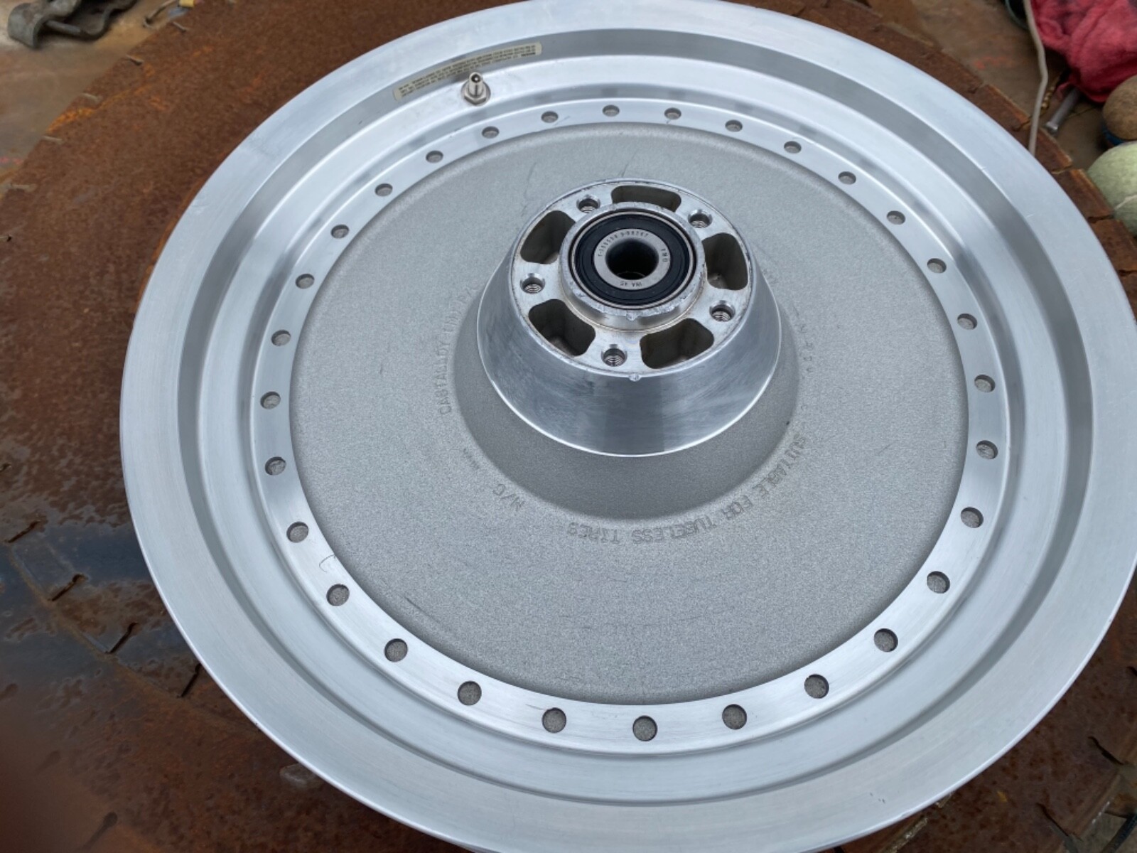 Harley-Davidson リアホイール　16X3.0 Amazon.com: TOFR 16x3.0 Black Rear Wheel Rim 36 Fat King