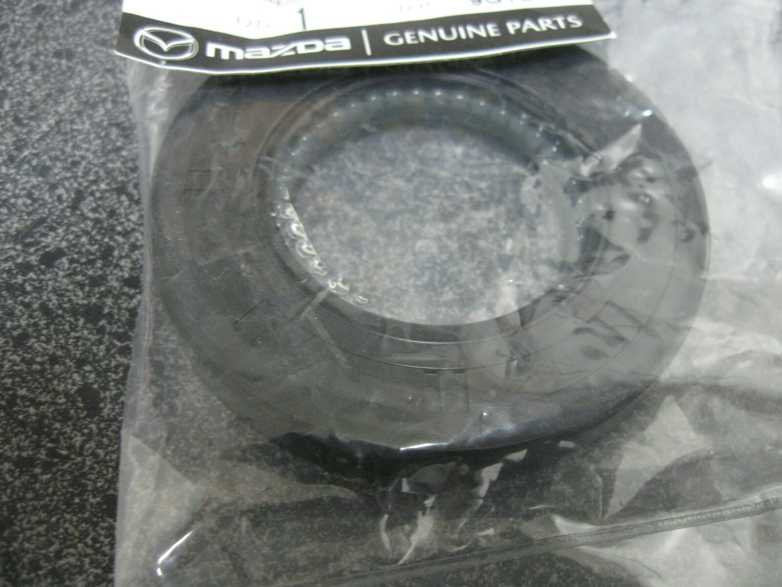 松27 NEW GENUINE MAZDA TRANSFER CASE OUTPUT SHAFT SEAL FOR 2019 3