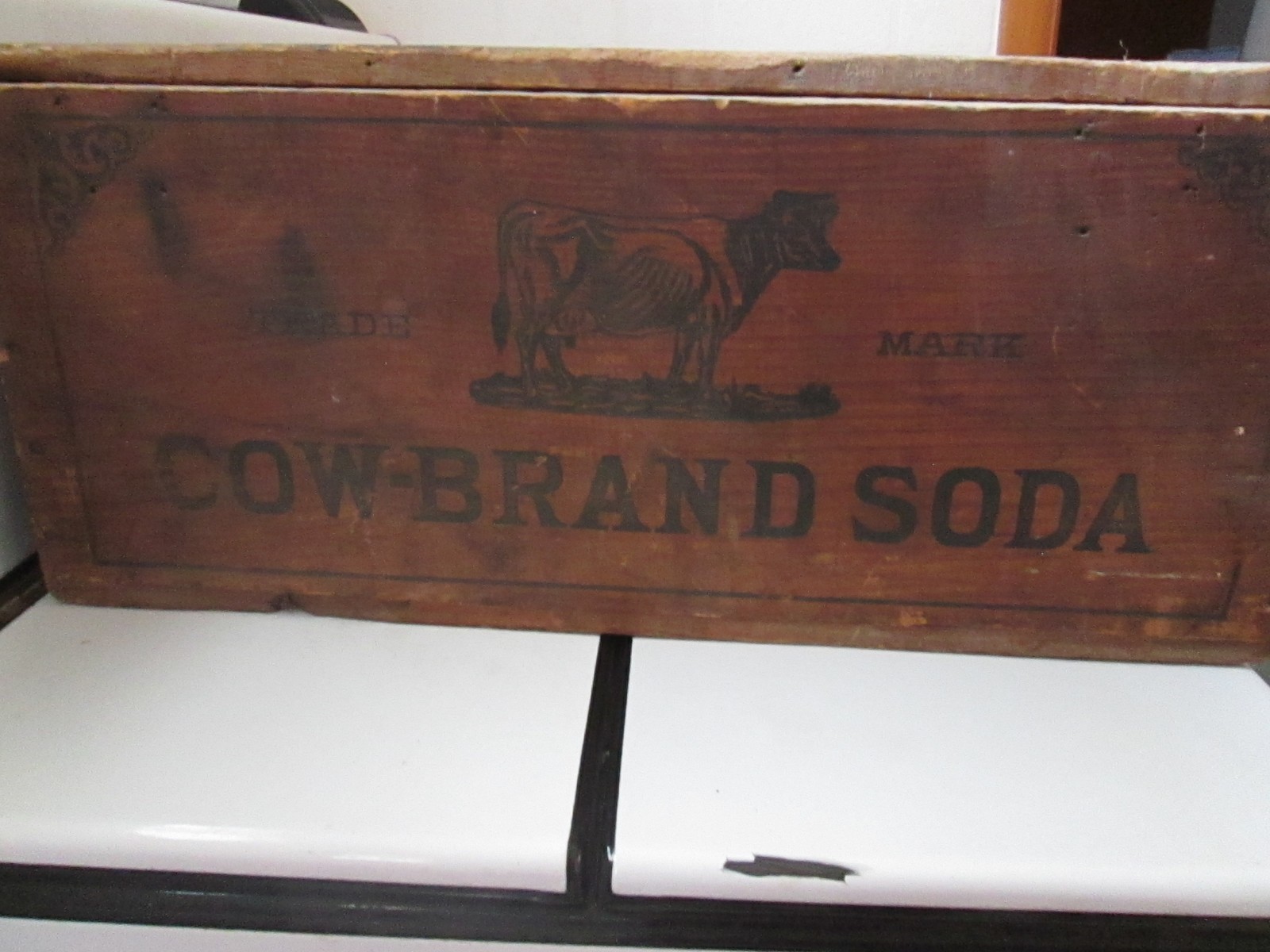Antique Wooden Box Crate Cow Brand Soda Wood w/ Lid