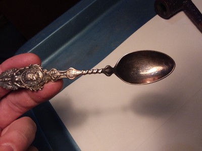 1901 KING EDWARD VII - STERLING SILVER SOUVENIR SPOON - 29.3 GRAMS