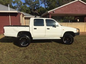 Toyota hilux ln167