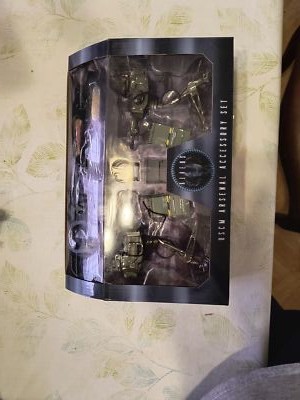 NECA Aliens USCM Arsenal Weapons Accessory Set of 14 Pcs NECA Aliens USCM Arsenal Weapons Accessory Set of 14 Pcs