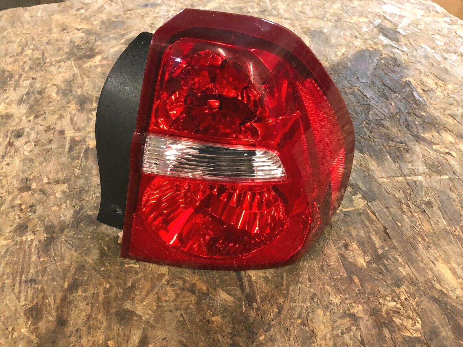 2005 chevy malibu tail light ( passenger ) 20042008のeBay公認海外通販｜セカイモン