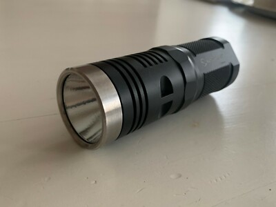 Nitecore EA81 Flashlight FREE Sunwayman R01A Flashlight