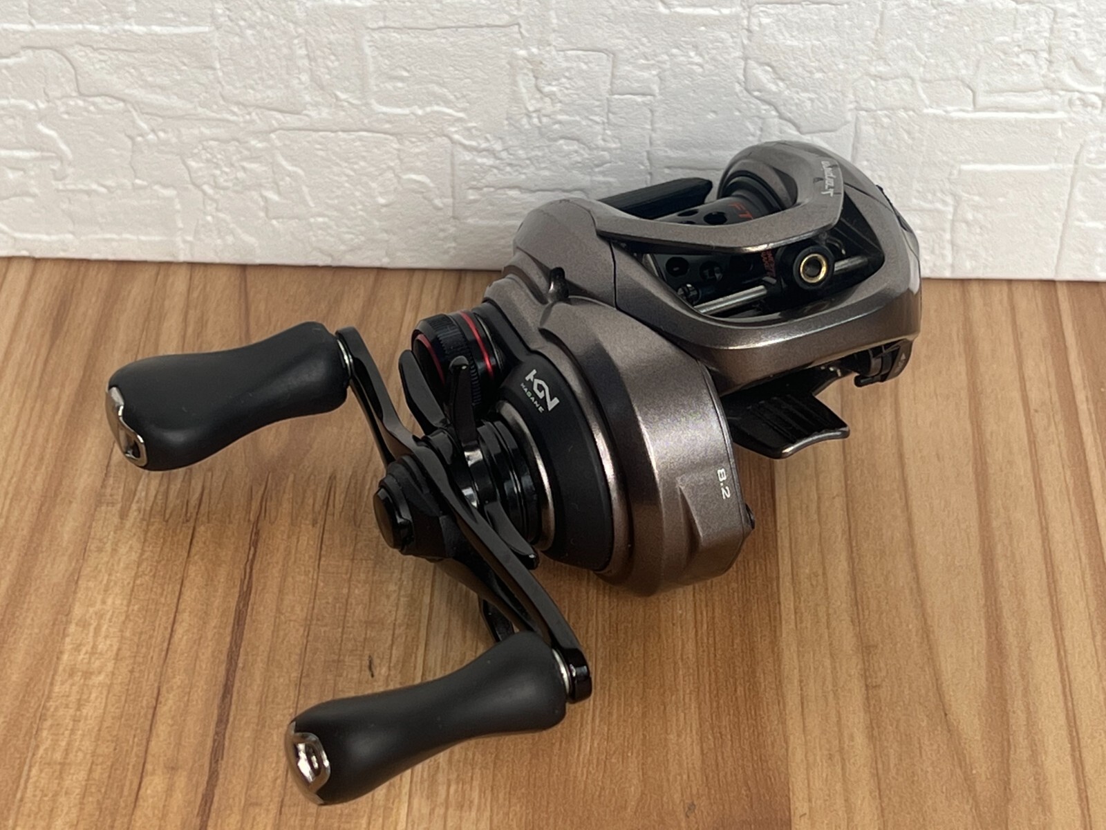 Shimano 17 Scorpion BFS XG Right Baitcasting Reel 8.2:1 Very