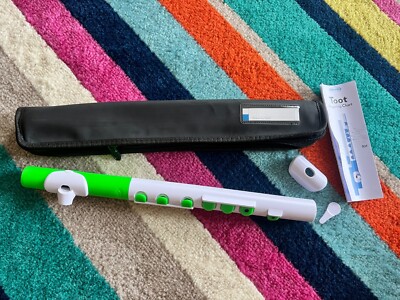 New Green and White Nuvo Recorder Toot 2.0