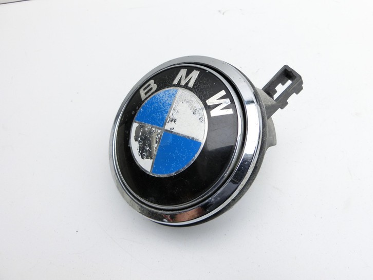 BMW E63 6er 645Ci 03-07 Coupe Griffleiste Griff aussen für Heckklappe A08 BMW E63 6er 645Ci 03-07 10.01.2005... Vorschau 3