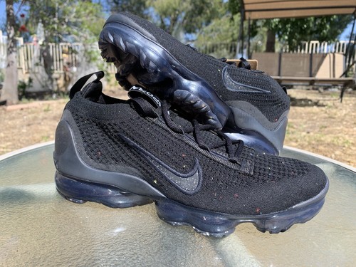 Size 8W Nike Air VaporMax 2021 Flyknit Black metallic silver Size 8W Nike Air VaporMax 2021 Flyknit Black metallic silver