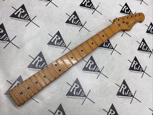 IbanezeRGギター　ジャンク部品取りに 友人からもらったボロボロのジャンクギターfender japan mustang
