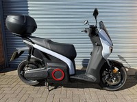 SCUTUM SEAT MO ESCOOTER 125