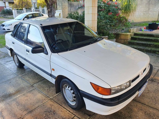 Mitsubishi lancer gl