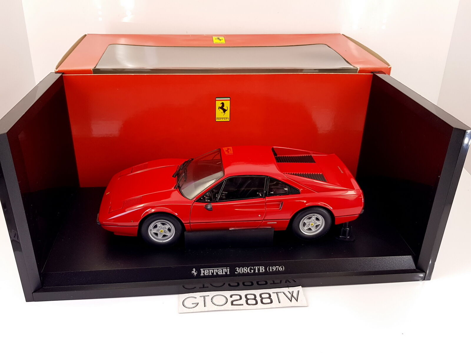 Kyosho 1:18 scale Ferrari 308 GTB 1976 - Red (308GTB) *Die Kyosho 1:18 scale Ferrari 308 GTB 1976 - Red (308GTB) *Die