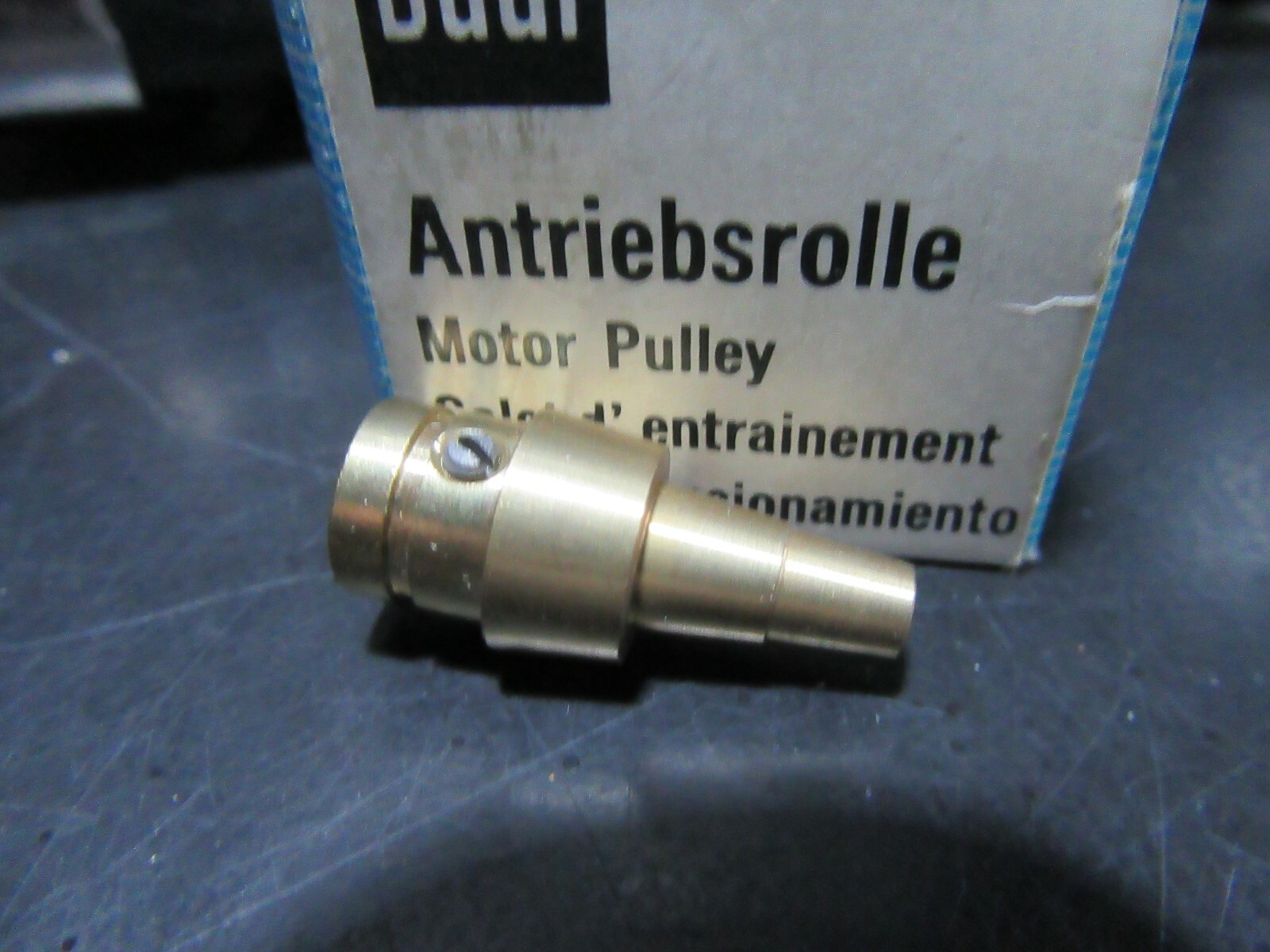 DUAL OEM # 218275 50HZ Motor Pulley for DUAL Turntable models 1219/1225