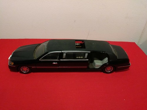 自動車 Sun Star 1999 Lincoln Limousine 1:18 Sun Star 1999 Lincoln Town Car Stretch Limousine 1:18 Scale