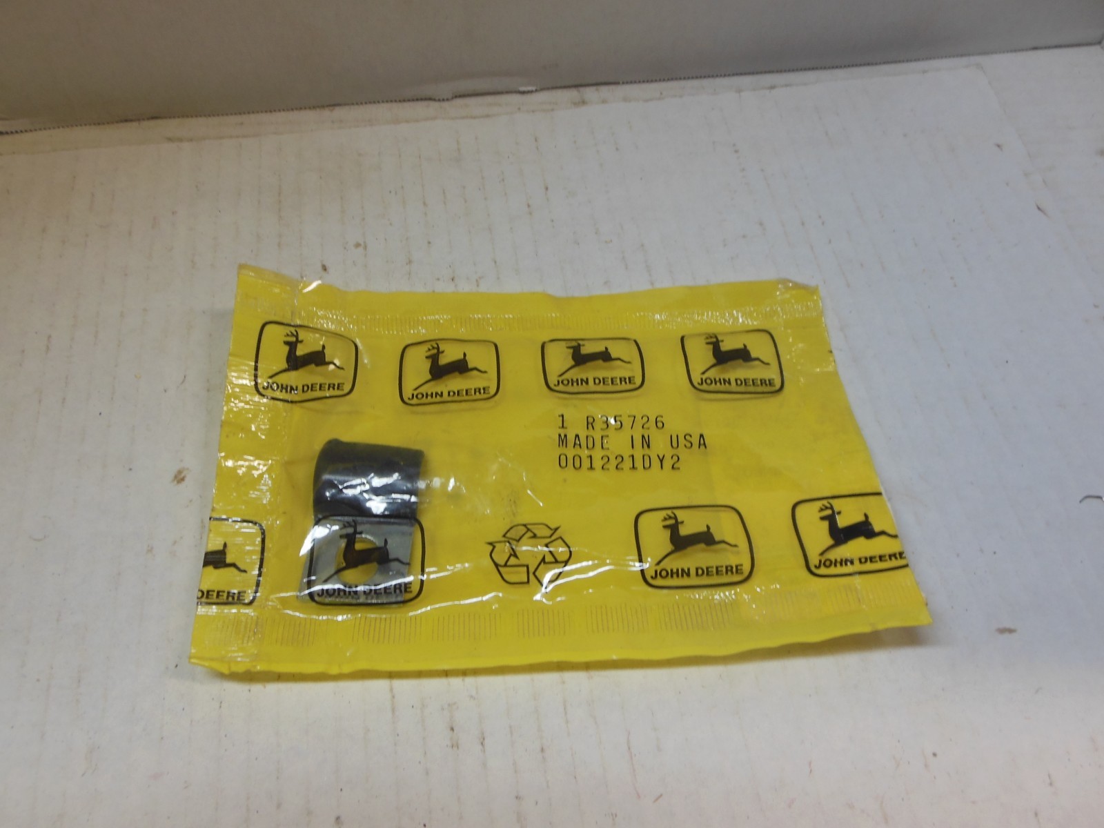 JOHN DEERE TRACTOR SINGLE TUBE WIRE CLAMP R35726