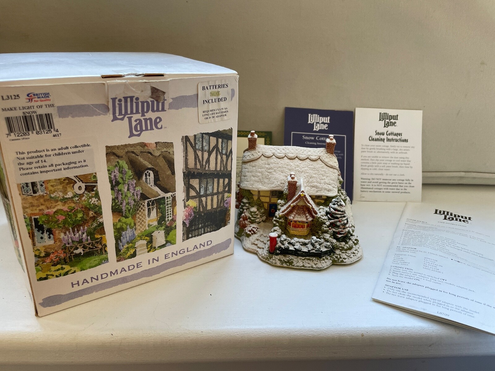 Lilliput Lane MAKE LIGHT OF THE SNOW L3125 Boxed & Deeds Snow Cottage