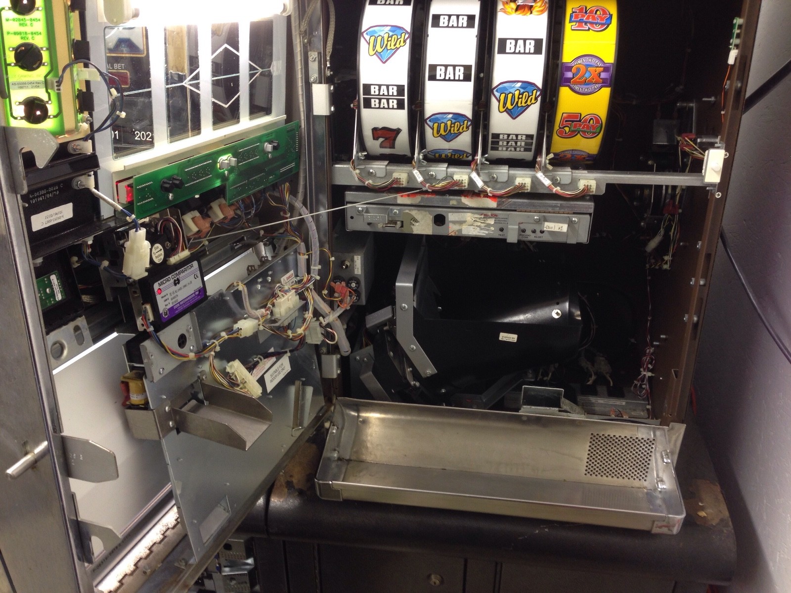 Bally 6000 Diamond Line Frenzy SLOT MACHINE