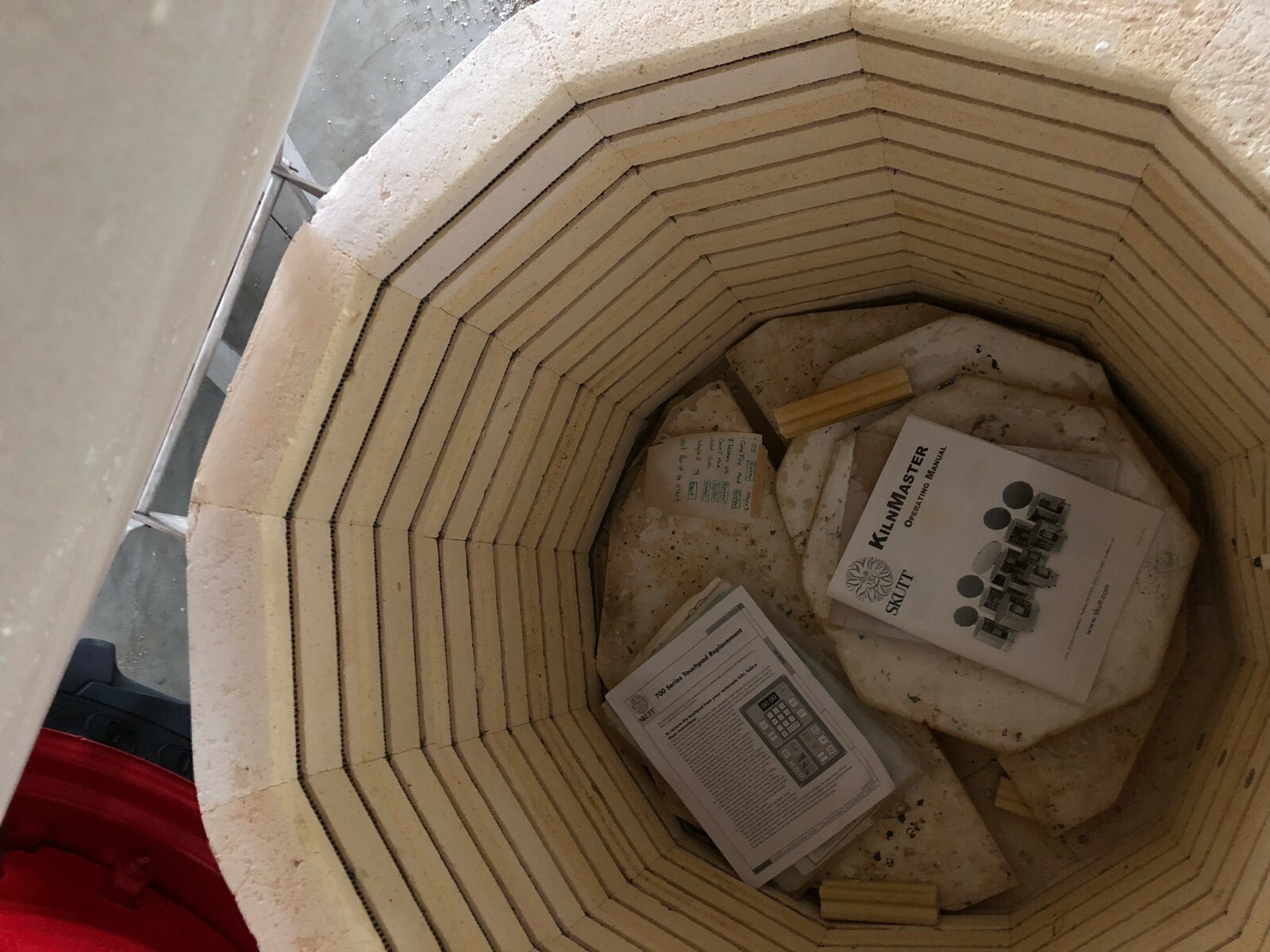 SKUTT AUTOMATIC KILN KM-1227 208 v. AC, 3W 3 phase, 31.7 amps, 11000 Watts