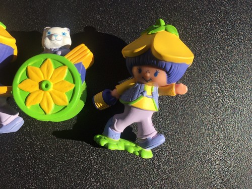 Vintage Strawberry Shortcake PVC Minis - 2 Different Almond Tea Figures