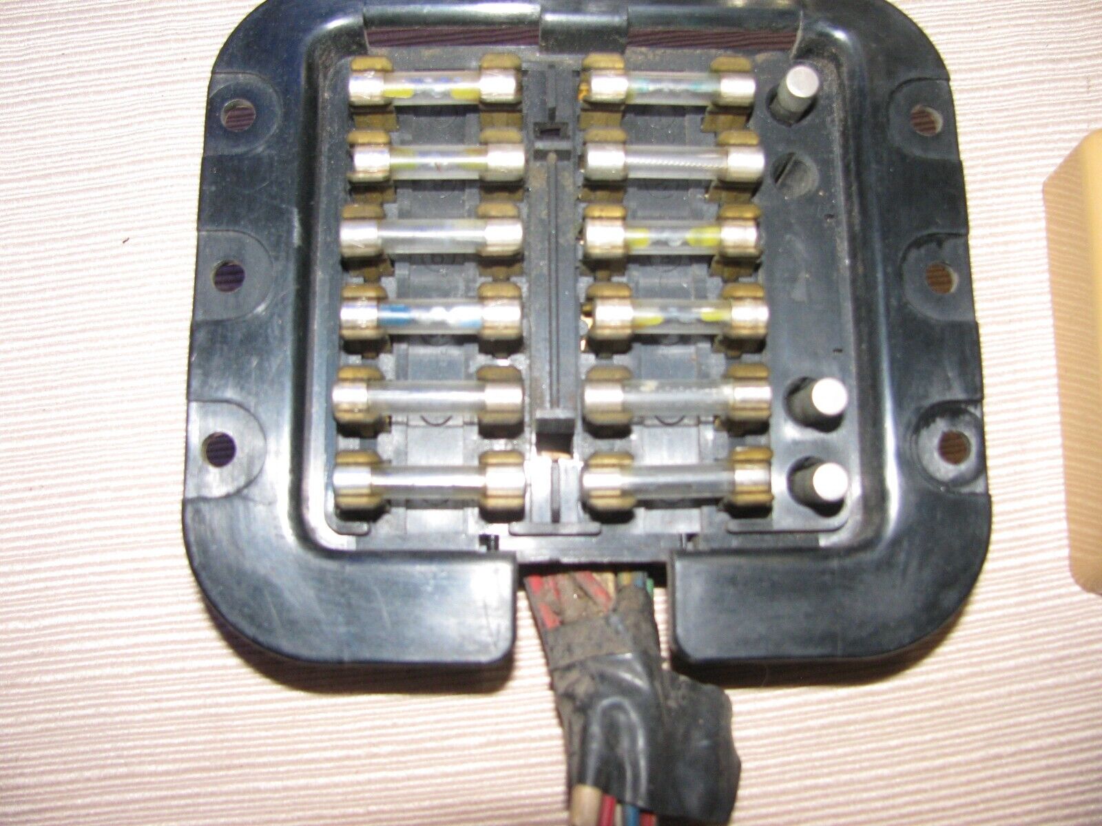 1979 1980 DATSUN 280ZX FUSE BOX WITH COVER HAS EARLY STYLE 1979 1980 DATSUN 280ZX FUSE BOX WITH COVER HAS EARLY STYLE