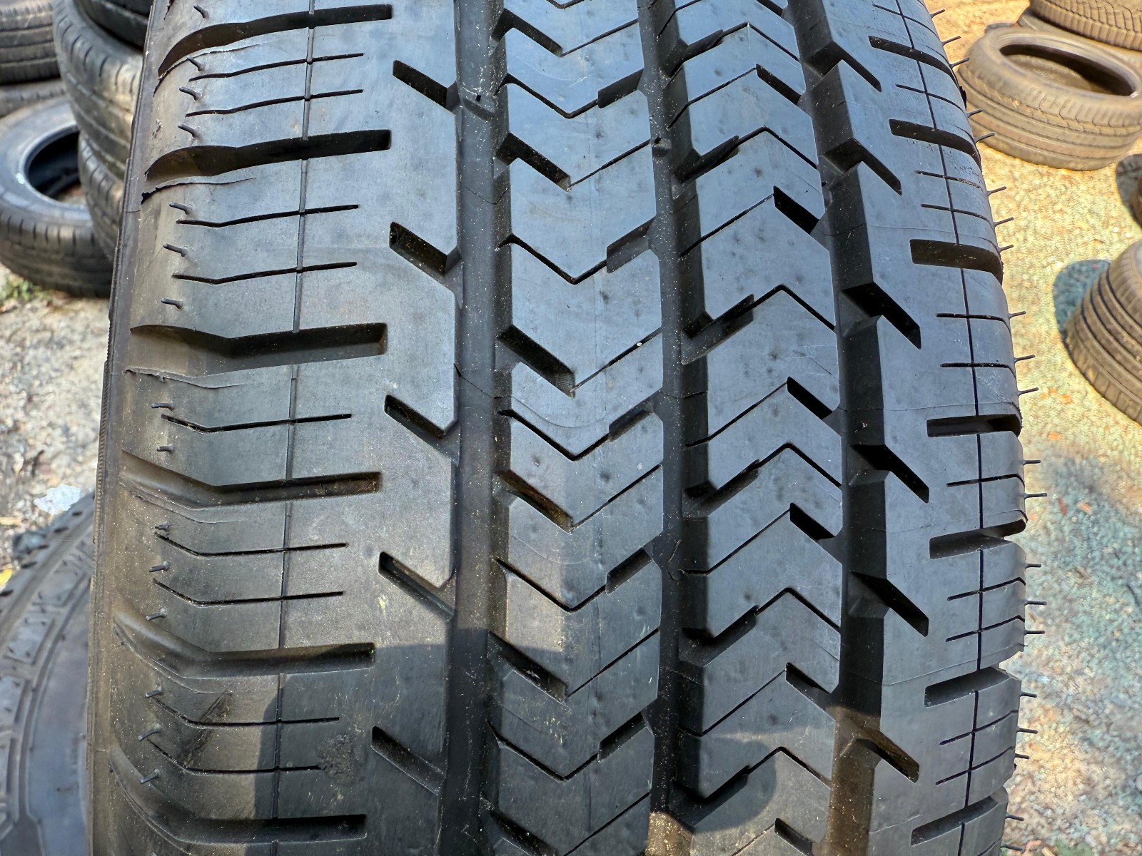 New 215 65 16C Michelin, Agilis 51, M+S 106/104T x1 Single Tyre (F1_tyres) YD171