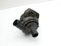 Mercedes W251 R350 07-10 3,5 200KW Umwelzpumpe Heizung Pumpe Mercedes W251 R350 07-10 27.02.2007 A1718350064 gebraucht Vorschau 2