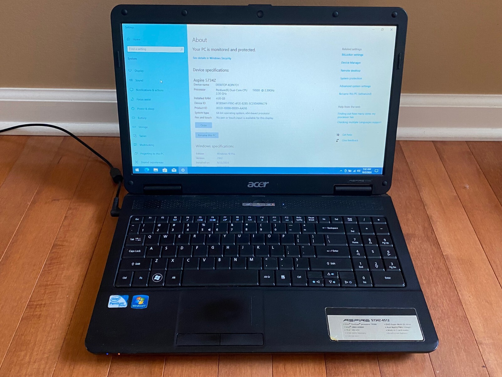 Acer Aspire 5734Z 15.6” LCD Pentium Dual-Core 4GB RAM 250GB