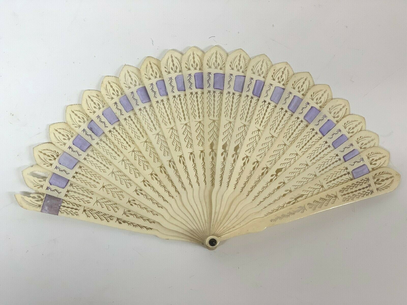 Abanicos Ropa, calzado y complementos S6 Abanico de mano tallado de