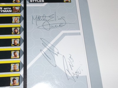 2007 WWE World Wrestling Official Souvenir Program Book Signatures Autographs