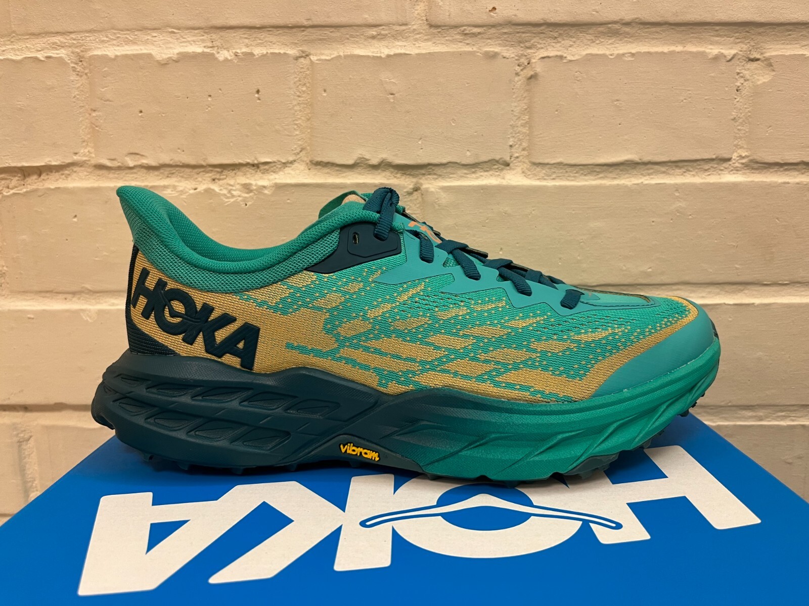 Женские кроссовки Hoka One One Speedgoat 5 мятного цвета 1123158-DTWGR