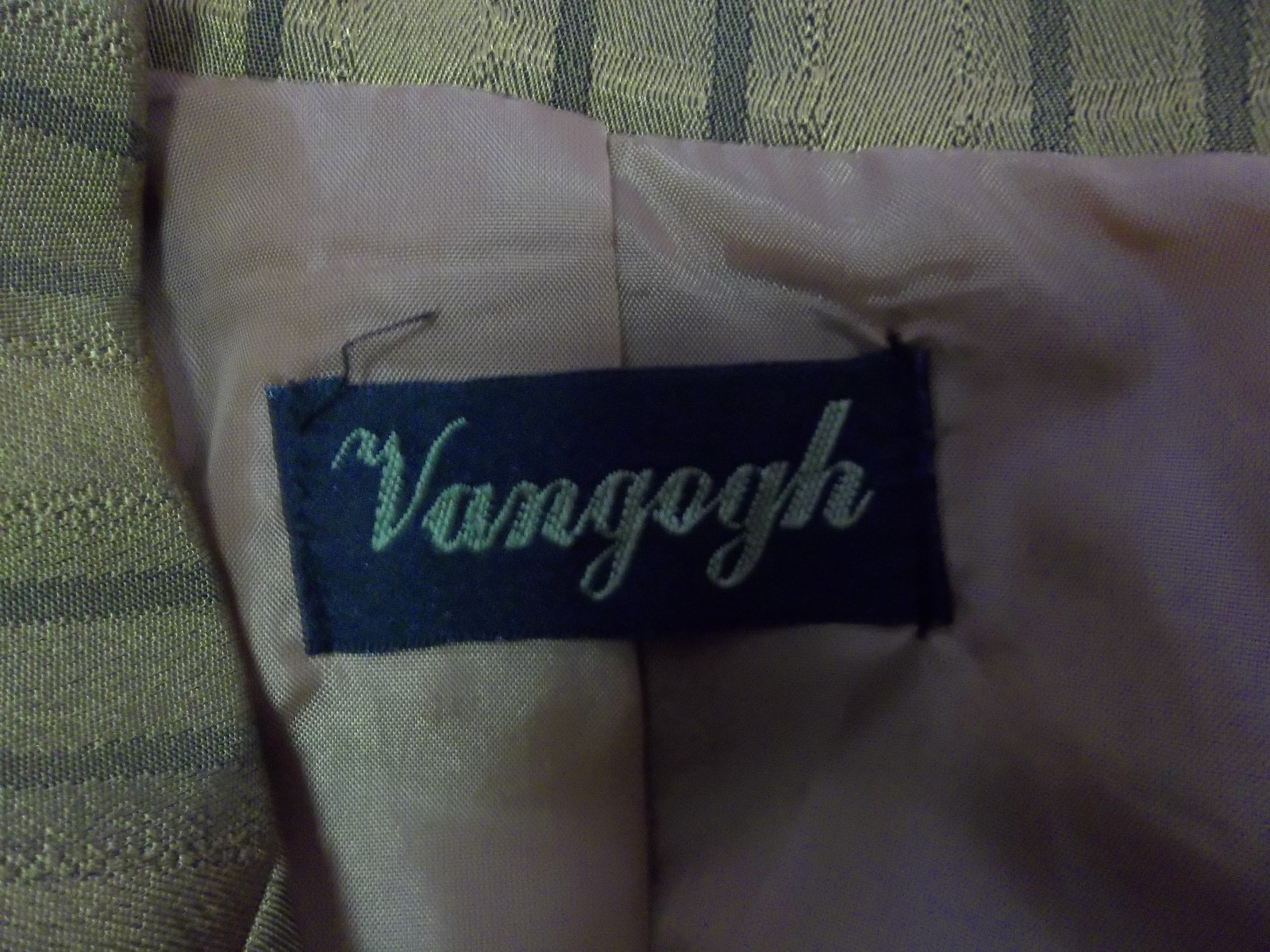 REDUCED BOYS GOLD 2 PIECE SUIT SZ 3T LONG JACKET  