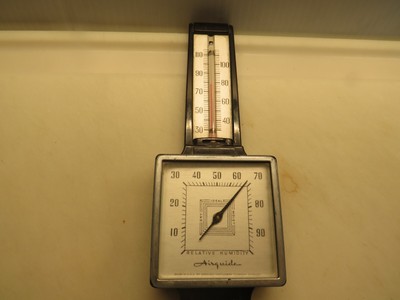 Vintage Airguide Home Weather Station Thermometer/Humidity Wall Mount