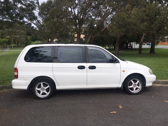 Kia carnival 2000