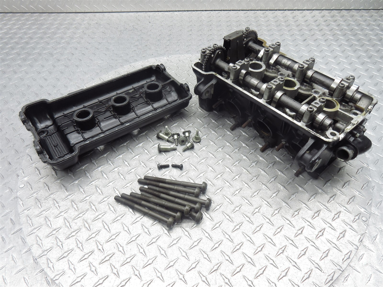 2000 97-01 Triumph 955 Speed Triple Cylinder Head Engine