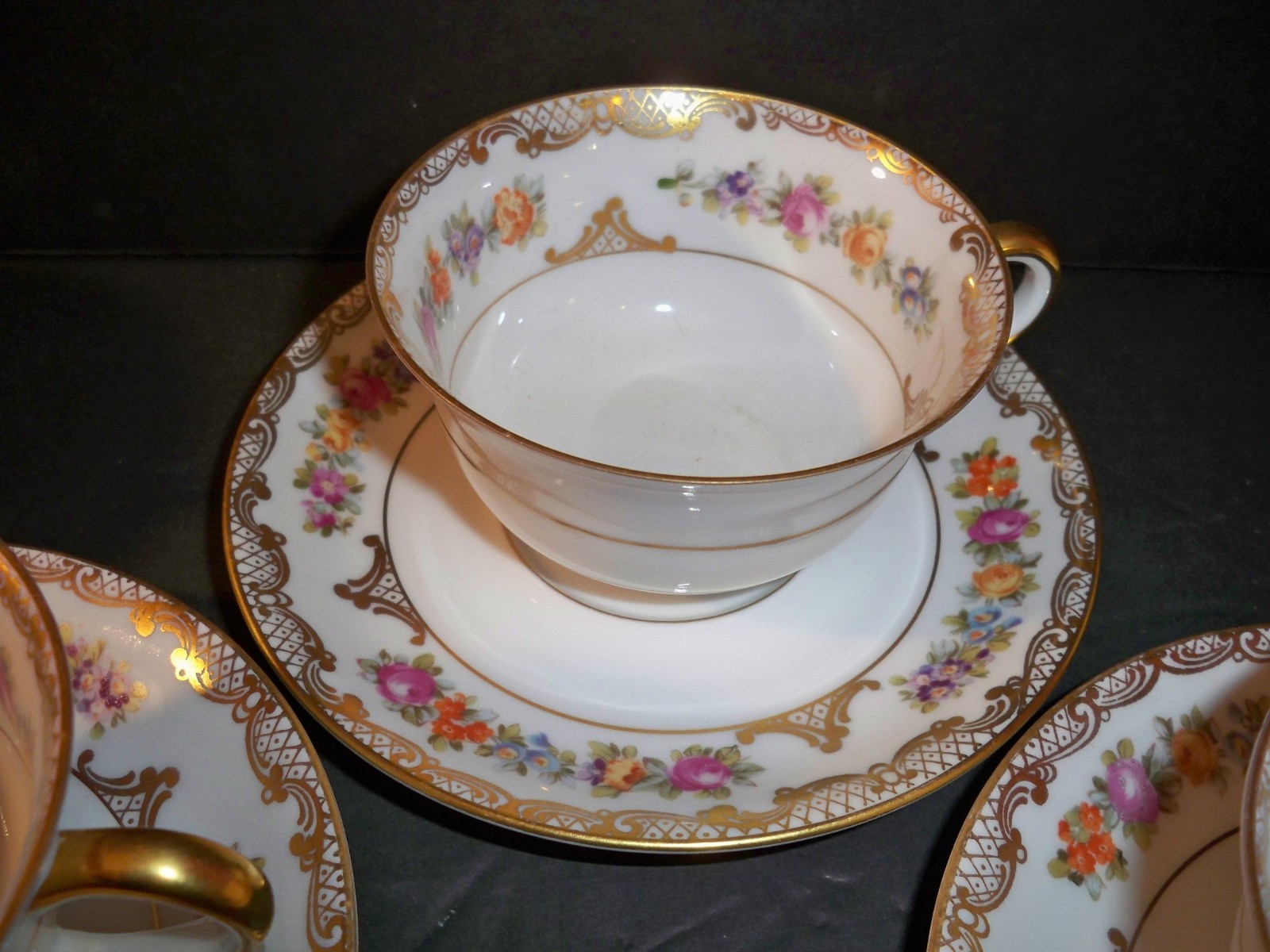 5  ROYAL BAYREUTH ROB41 CUP AND SAUCER SETS FLORAL WITH GOLDTONE ACCENTS