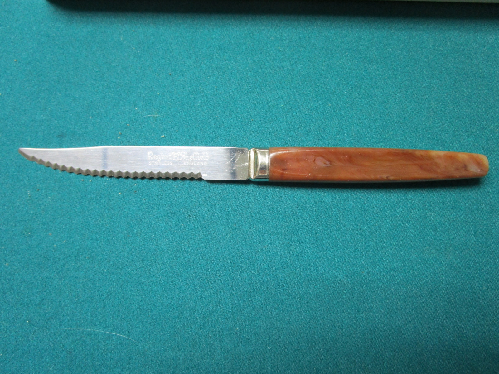 REGENT SHEFFIELD STEAK KNIVES NIB KNIVES ENGLISH BLADES STAINLESS the