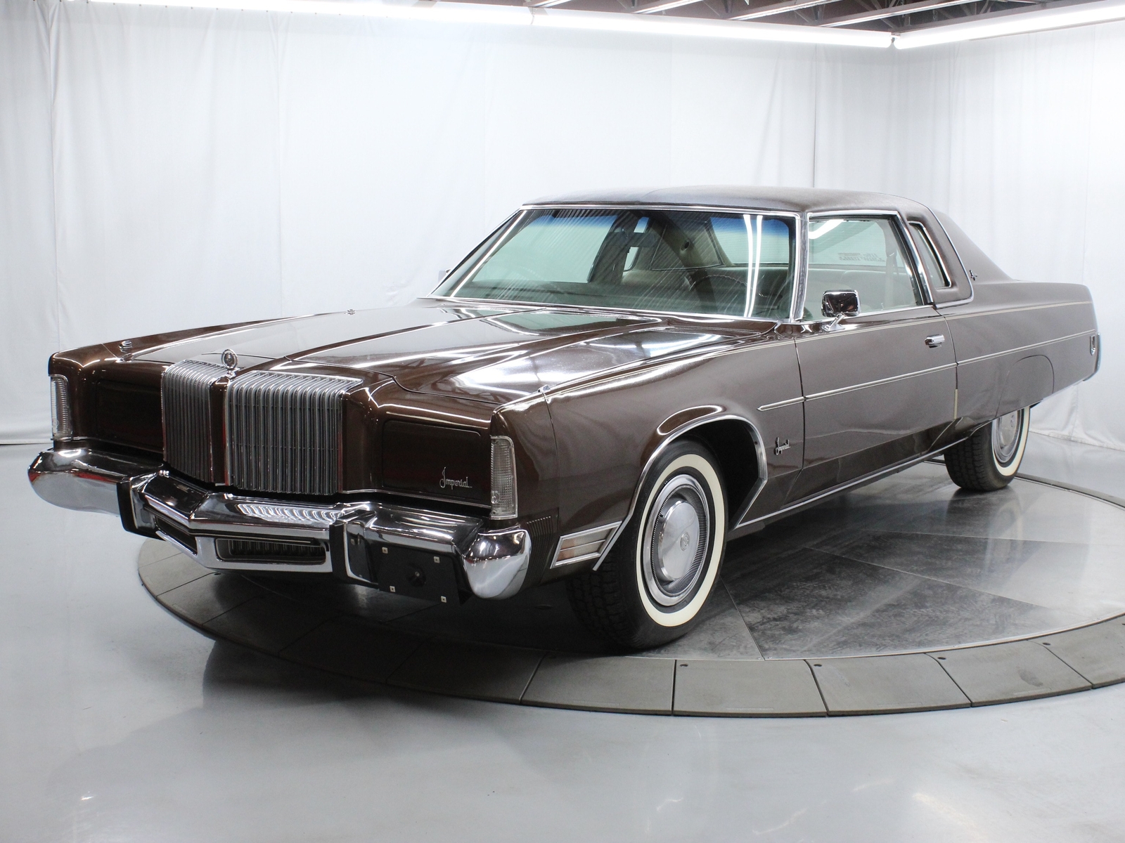 Owner 1975 Chrysler Imperial LeBaron