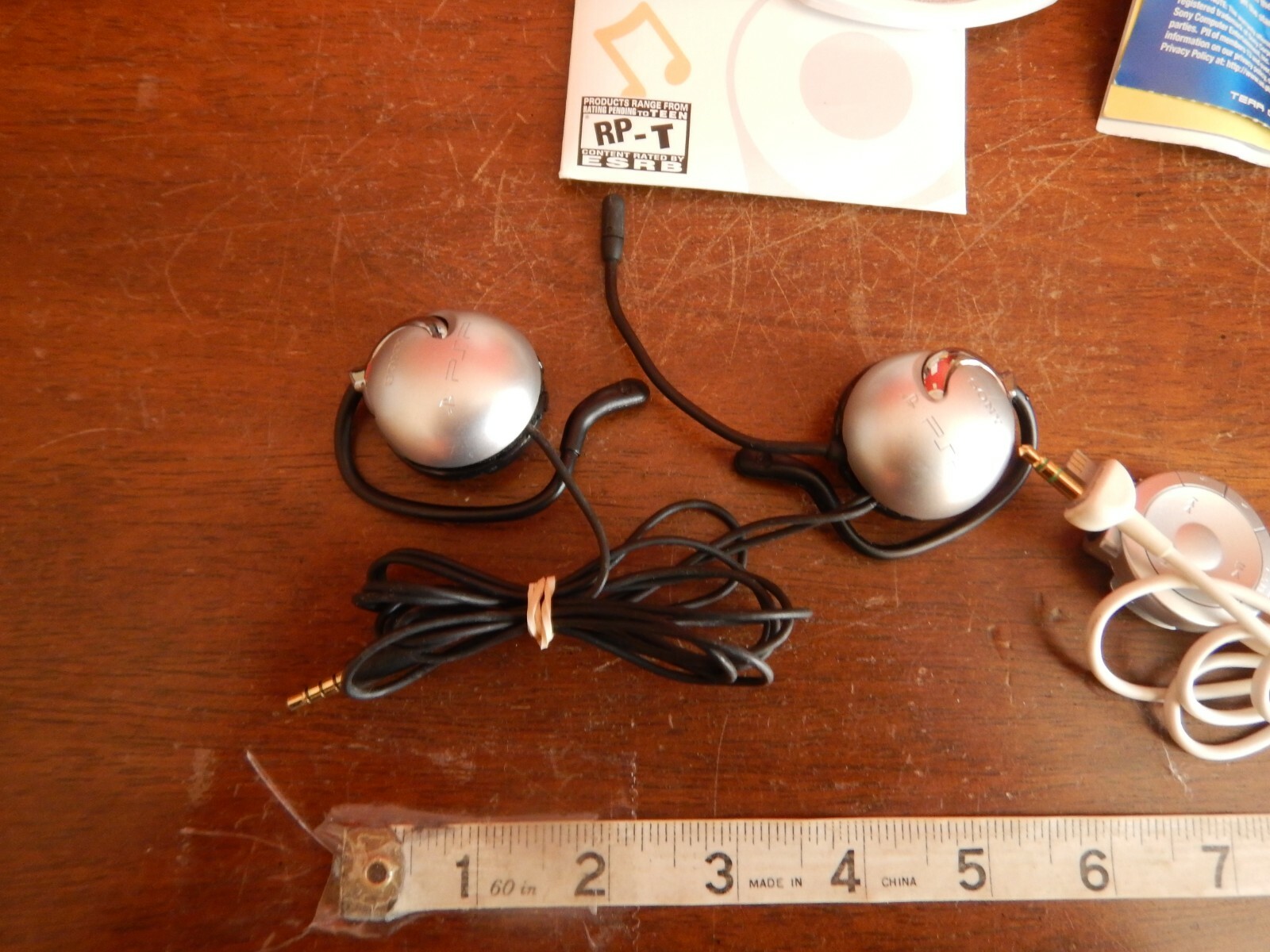 Sony PSP Headphones Lot of 2 - Remote Control (White) with Sampler Disc