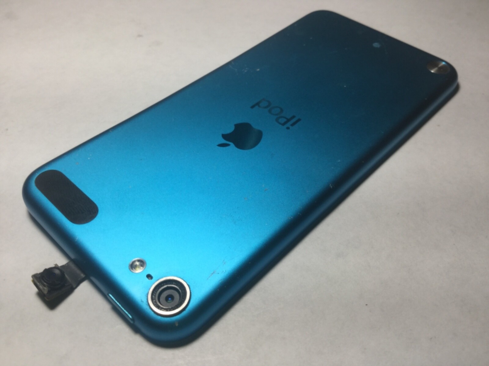 Apple iPod touch 5th Generation Blue (16 GB) *No iCloud*