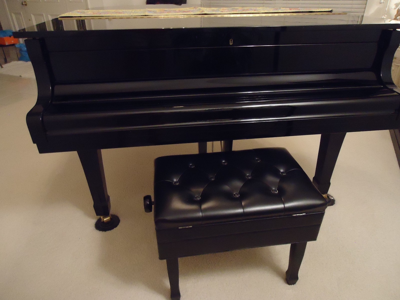 Ebony black 1991 Yamaha G2 grand piano 5'7
