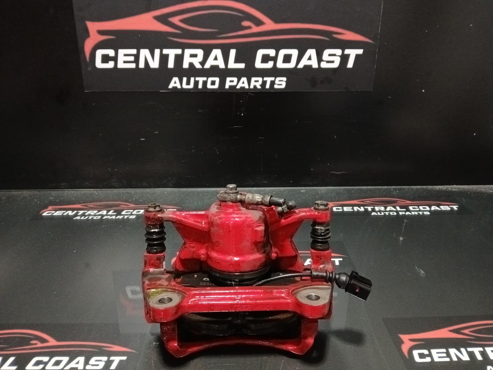 2013 Volkswagen Golf CALIPER LH FRONT GTi TYPE GEN 7 12/12-03/17 12 13 14 15 16 17 image 4